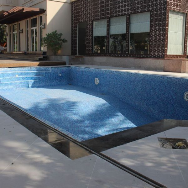 swimming pool cover dubai